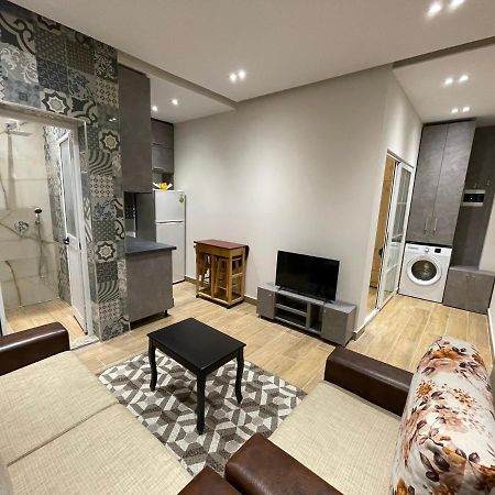 Modern 1 Bedroom City Apartment Тирана Экстерьер фото