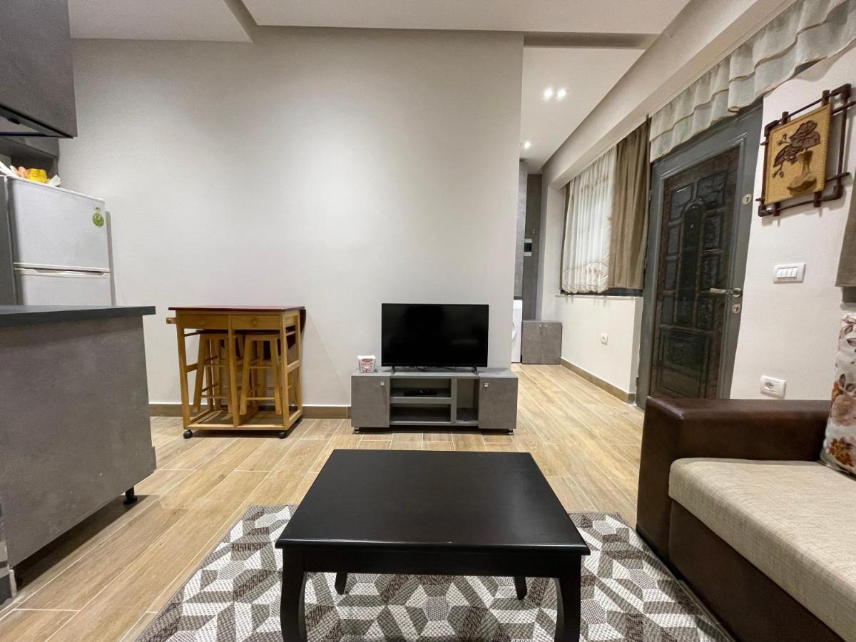 Modern 1 Bedroom City Apartment Тирана Экстерьер фото