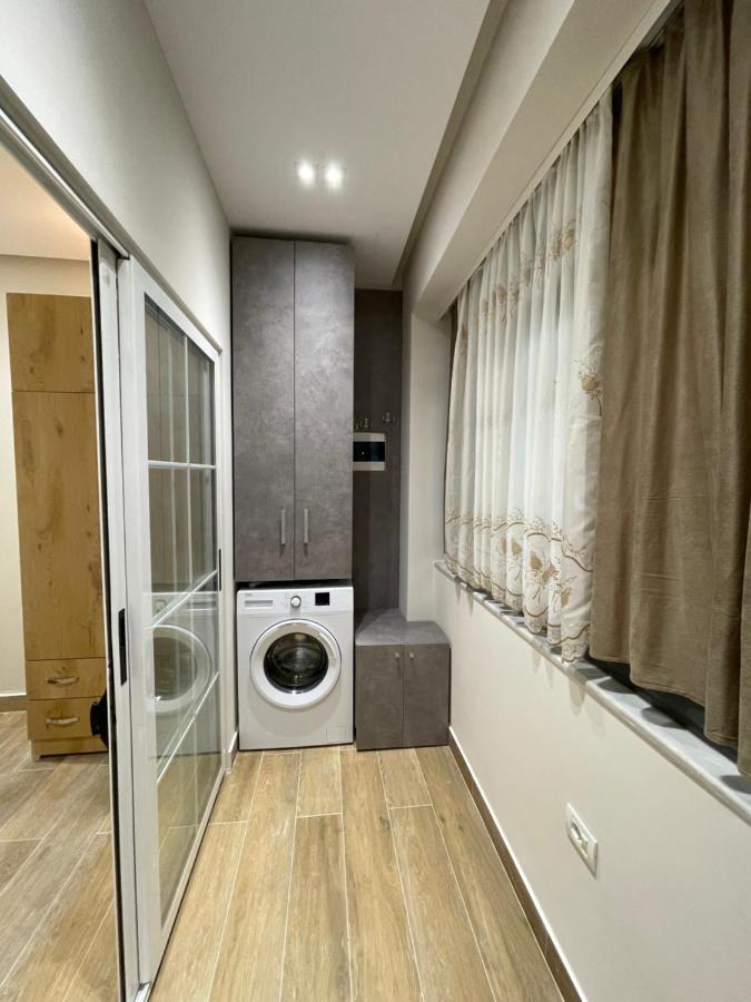 Modern 1 Bedroom City Apartment Тирана Экстерьер фото