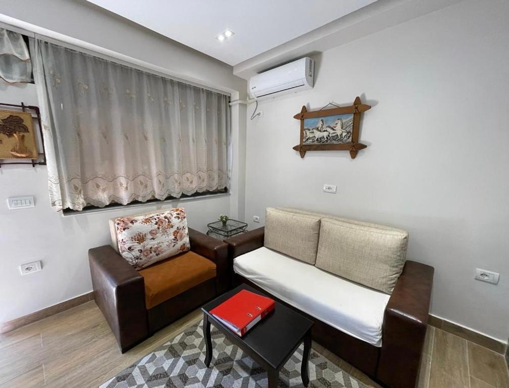 Modern 1 Bedroom City Apartment Тирана Экстерьер фото